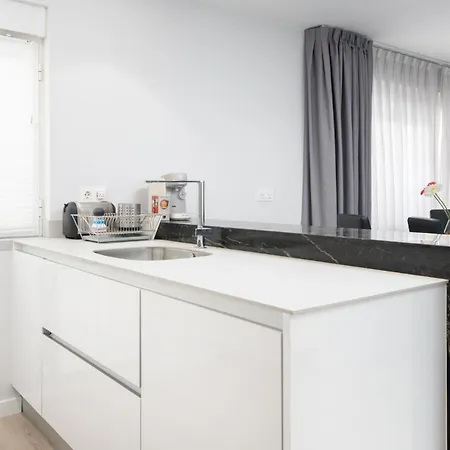 Espacio Moderno En Playa Gijón